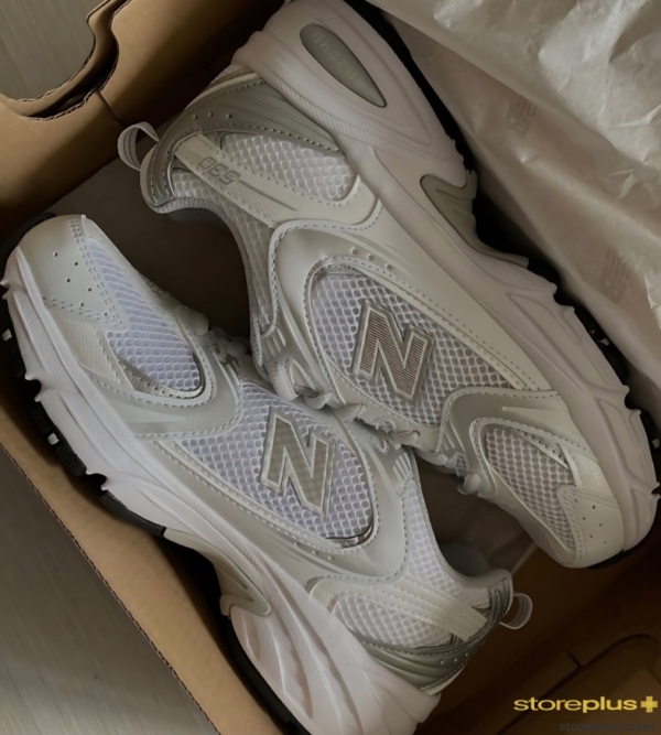 New Balance 530 Creme