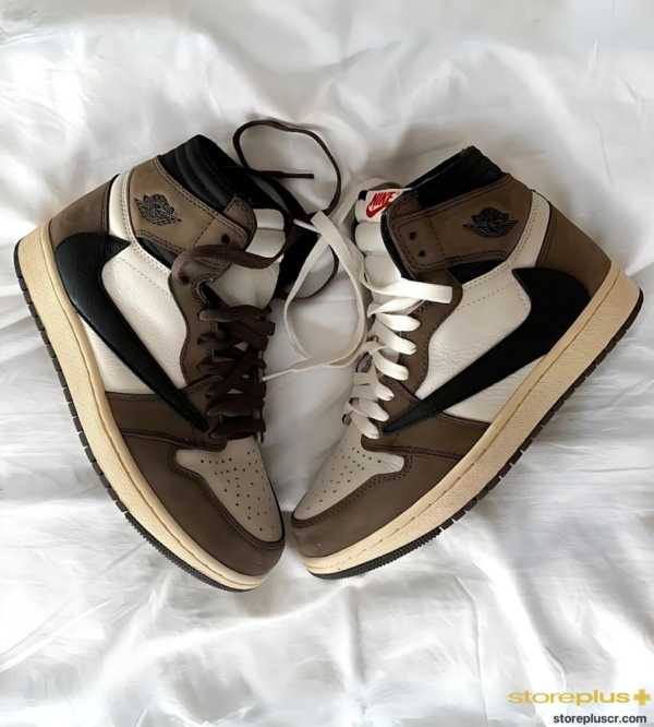 Jordan 1 Travis Scott